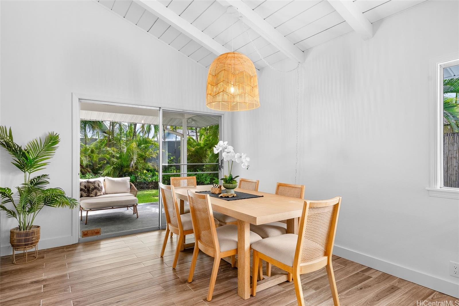 638  Keolu Drive Enchanted Lake, Kailua home - photo 3 of 25