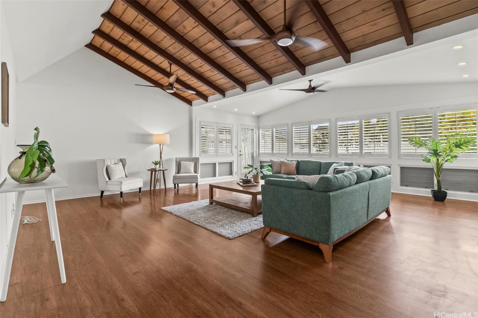 642  Papalani Street Enchanted Lake, Kailua home - photo 2 of 23