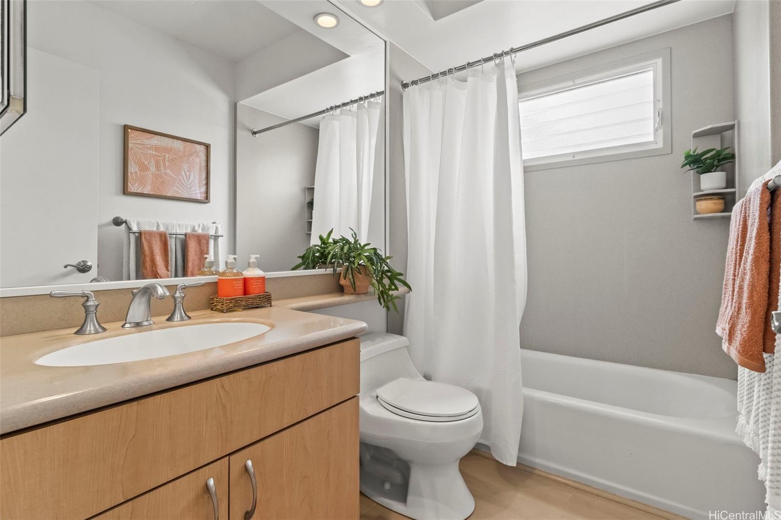 642  Papalani Street Enchanted Lake, Kailua home - photo 14 of 23