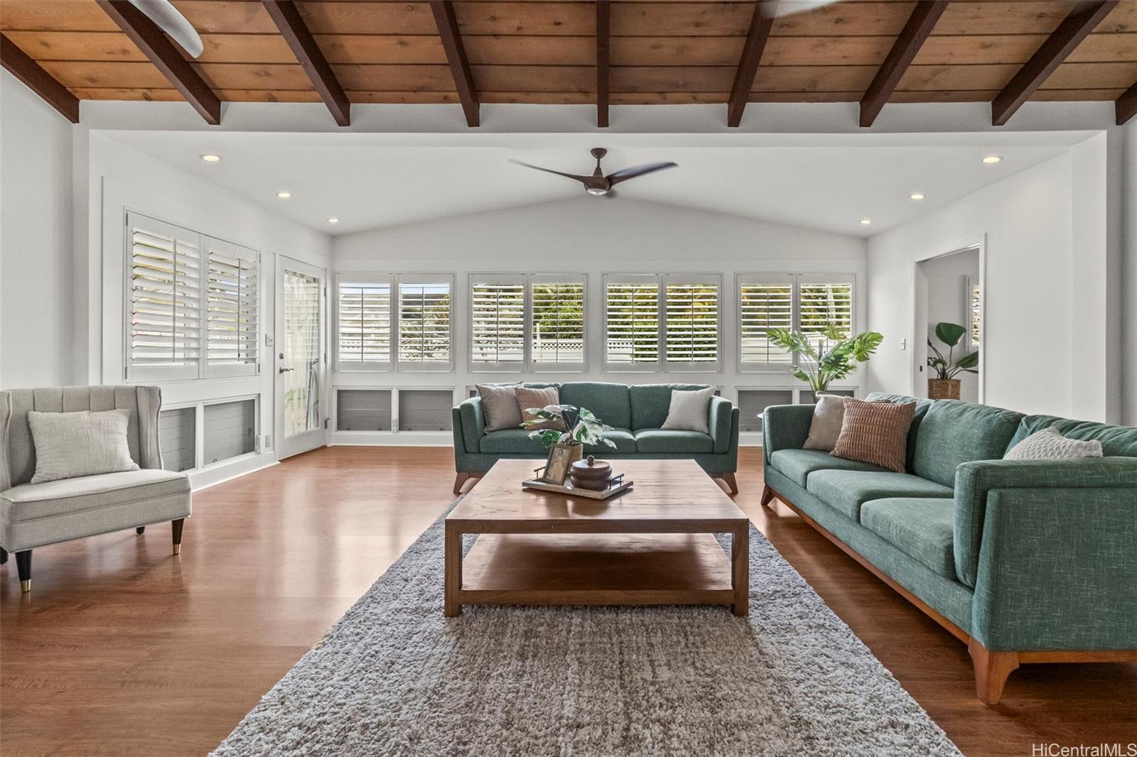 642  Papalani Street Enchanted Lake, Kailua home - photo 3 of 23