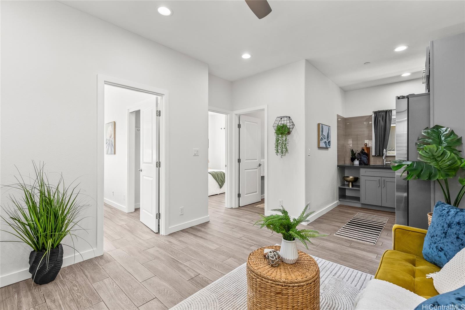 642  Vineyard Blvd Liliha, Honolulu home - photo 2 of 25