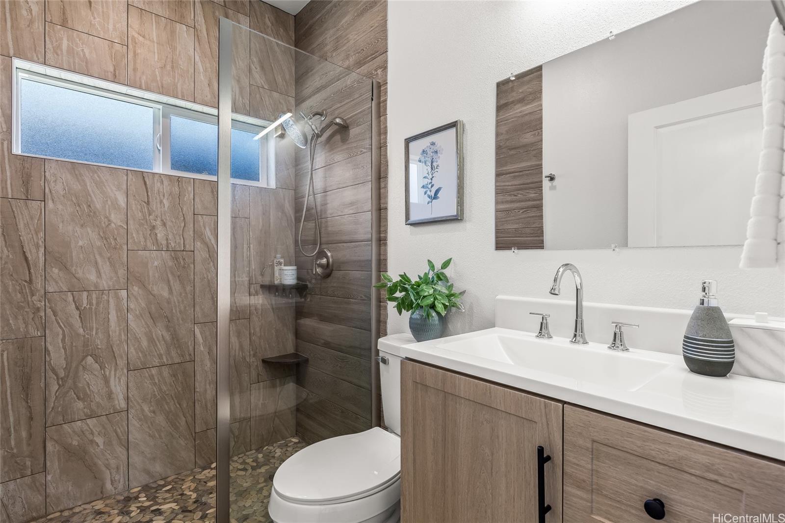 642  Vineyard Blvd Liliha, Honolulu home - photo 6 of 25