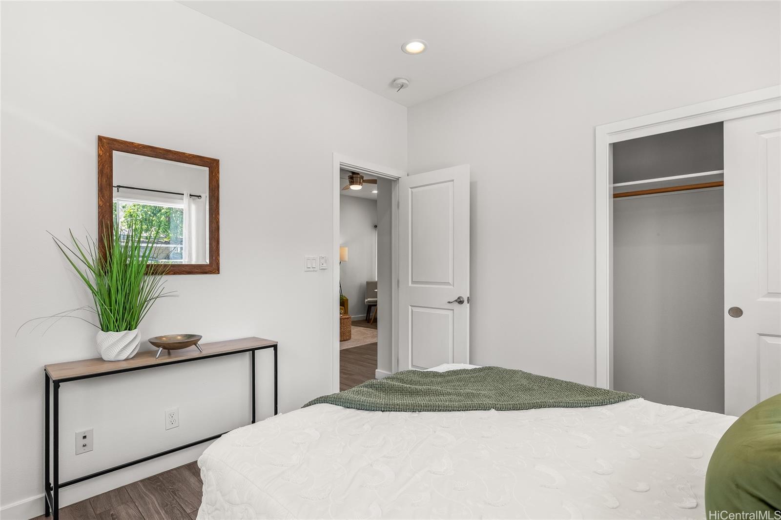 642  Vineyard Blvd Liliha, Honolulu home - photo 8 of 25