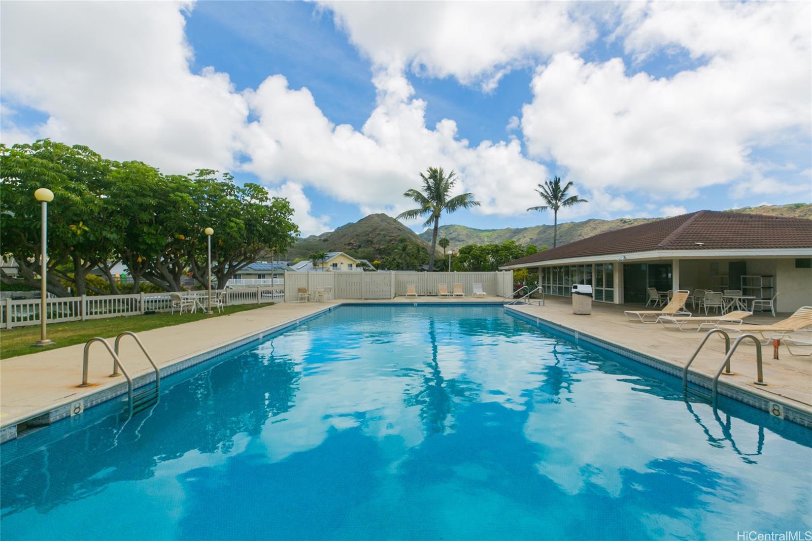 643  Kalanipuu Street Mariners Cove, Hawaii Kai home - photo 24 of 25