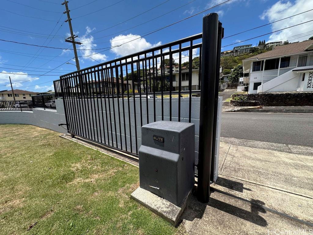 644  Ekekela Place Puunui, Honolulu home - photo 2 of 23