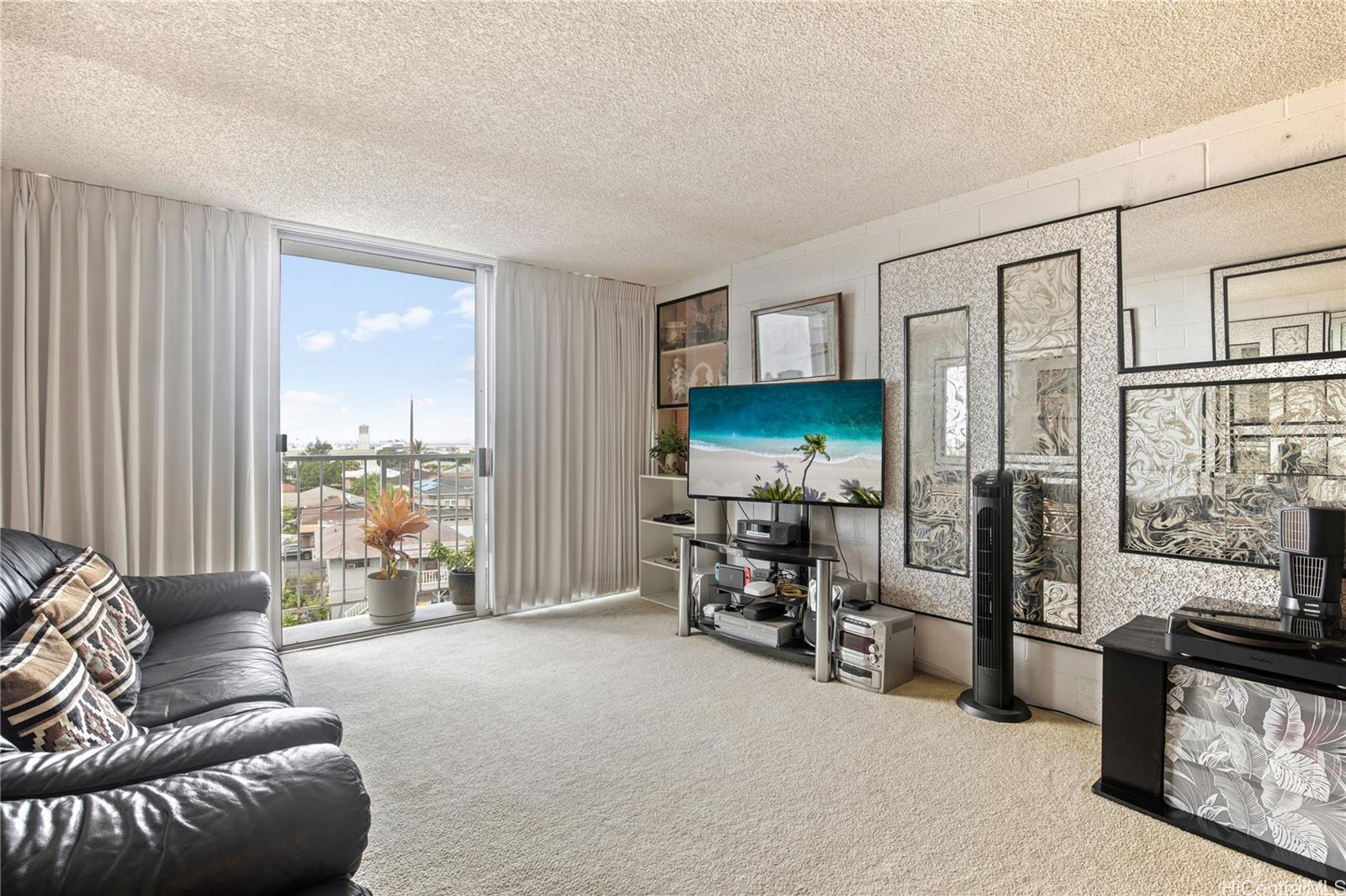 Kunawai Terrace condo # A507, Honolulu, Hawaii - photo 4 of 24