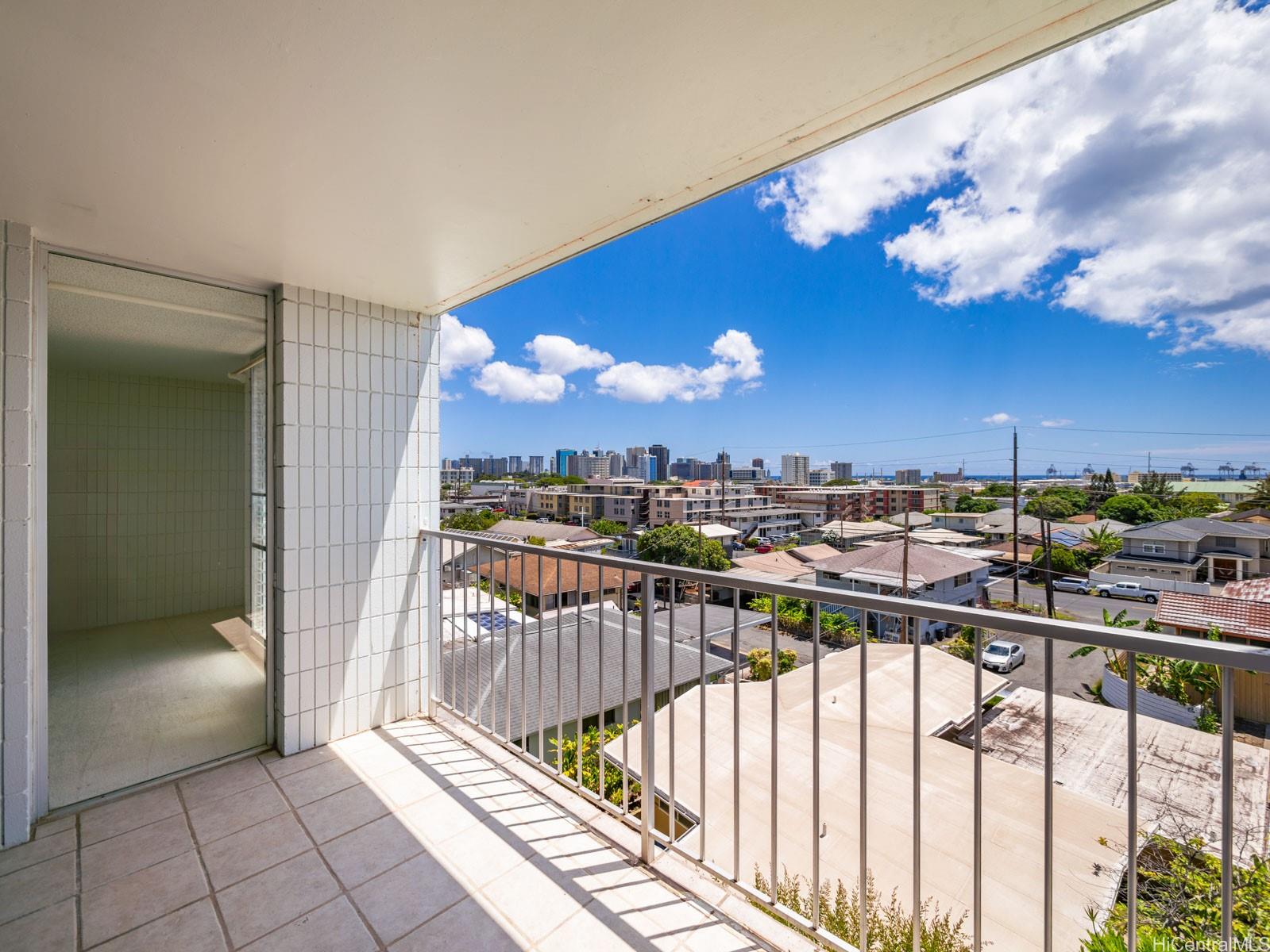 Kunawai Terrace condo # A510, Honolulu, Hawaii - photo 9 of 25