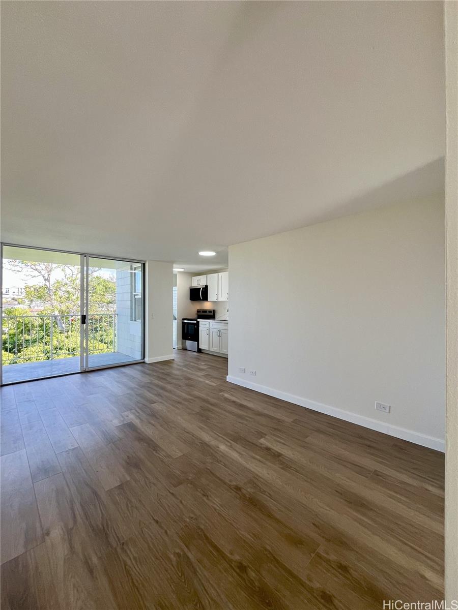 Kunawai Terrace condo # C613, Honolulu, Hawaii - photo 4 of 17