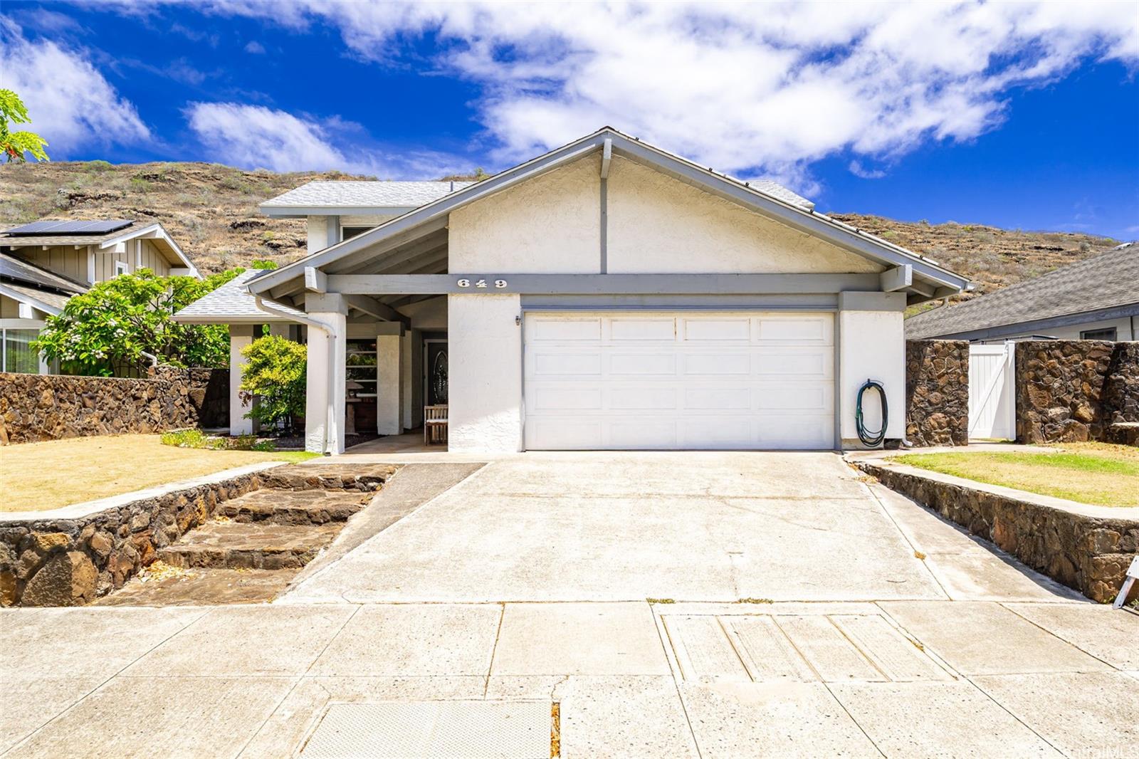 649  Kealahou Street Kalama Valley, Hawaii Kai home - photo 2 of 25