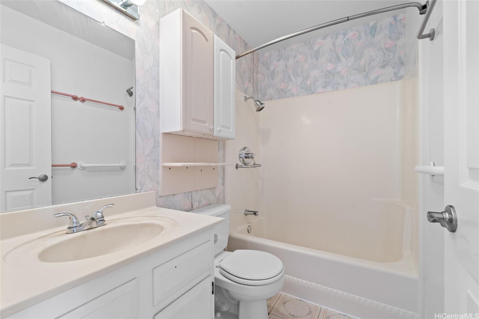 649  Kealahou Street Kalama Valley, Hawaii Kai home - photo 14 of 25