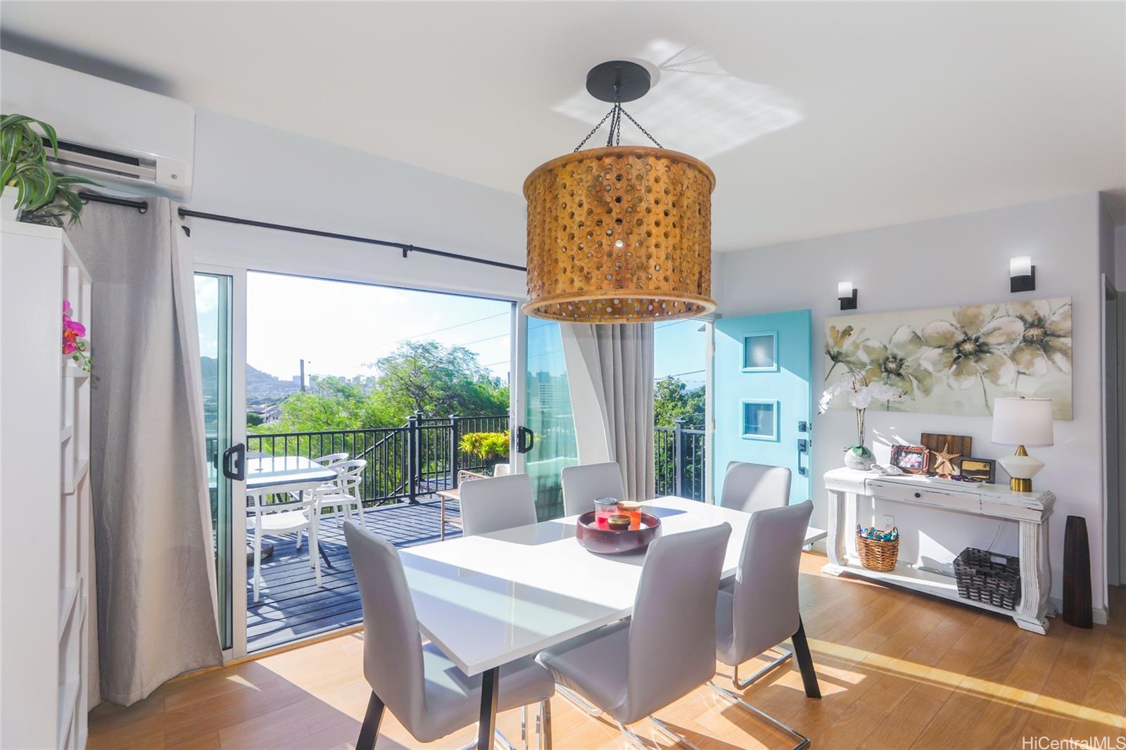 654  Judd Street Alewa Heights, Honolulu home - photo 2 of 25