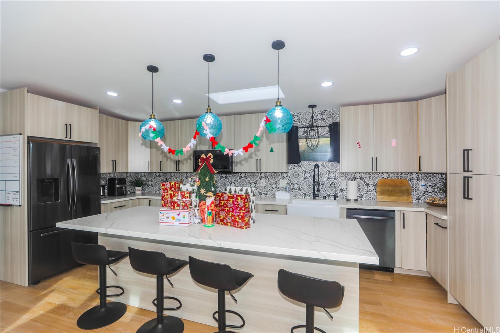 654  Judd Street Alewa Heights, Honolulu home - photo 4 of 25