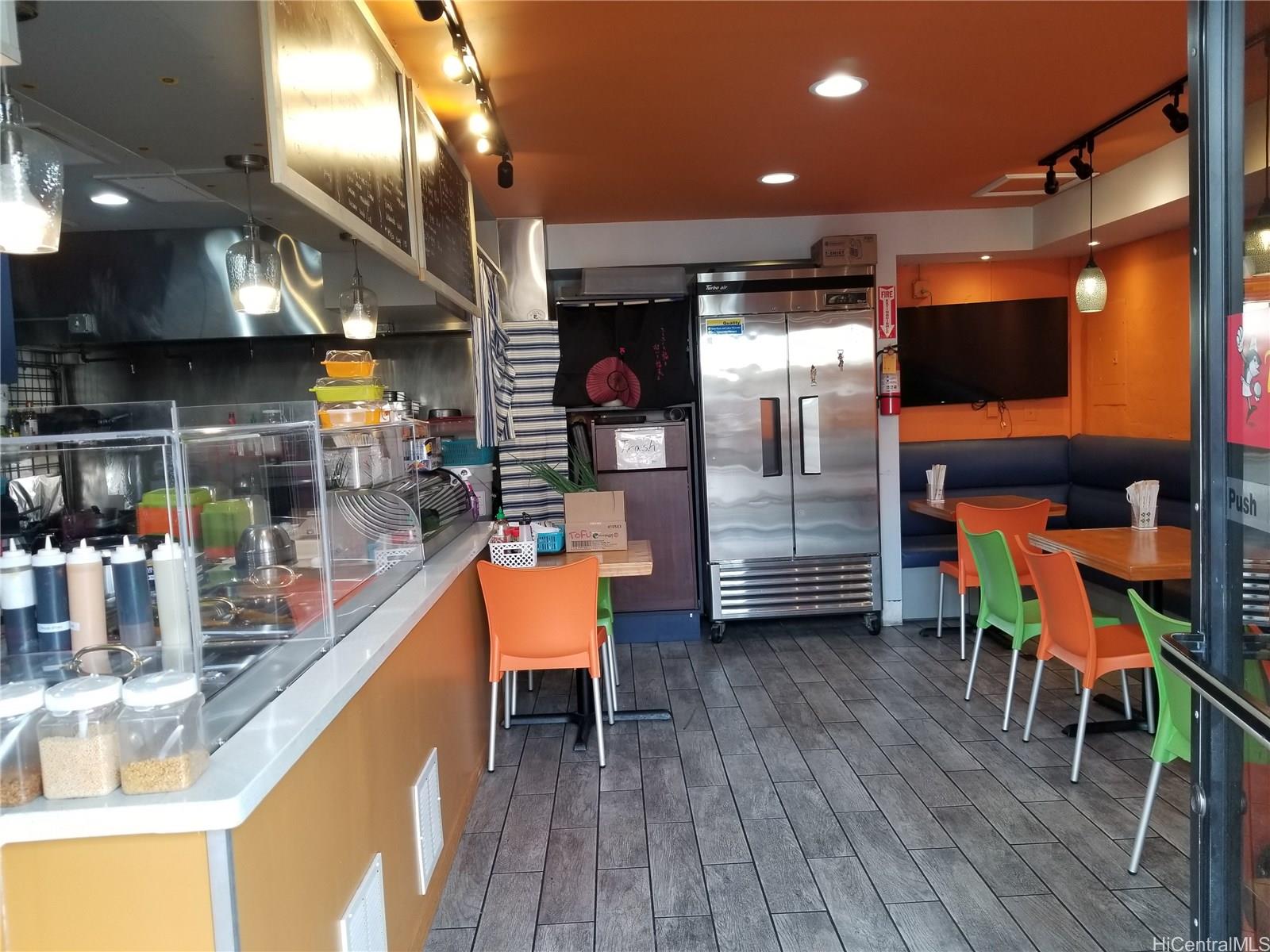 655 Keeaumoku Street Holiday Mart, Honolulu ,Hi 96814, 104