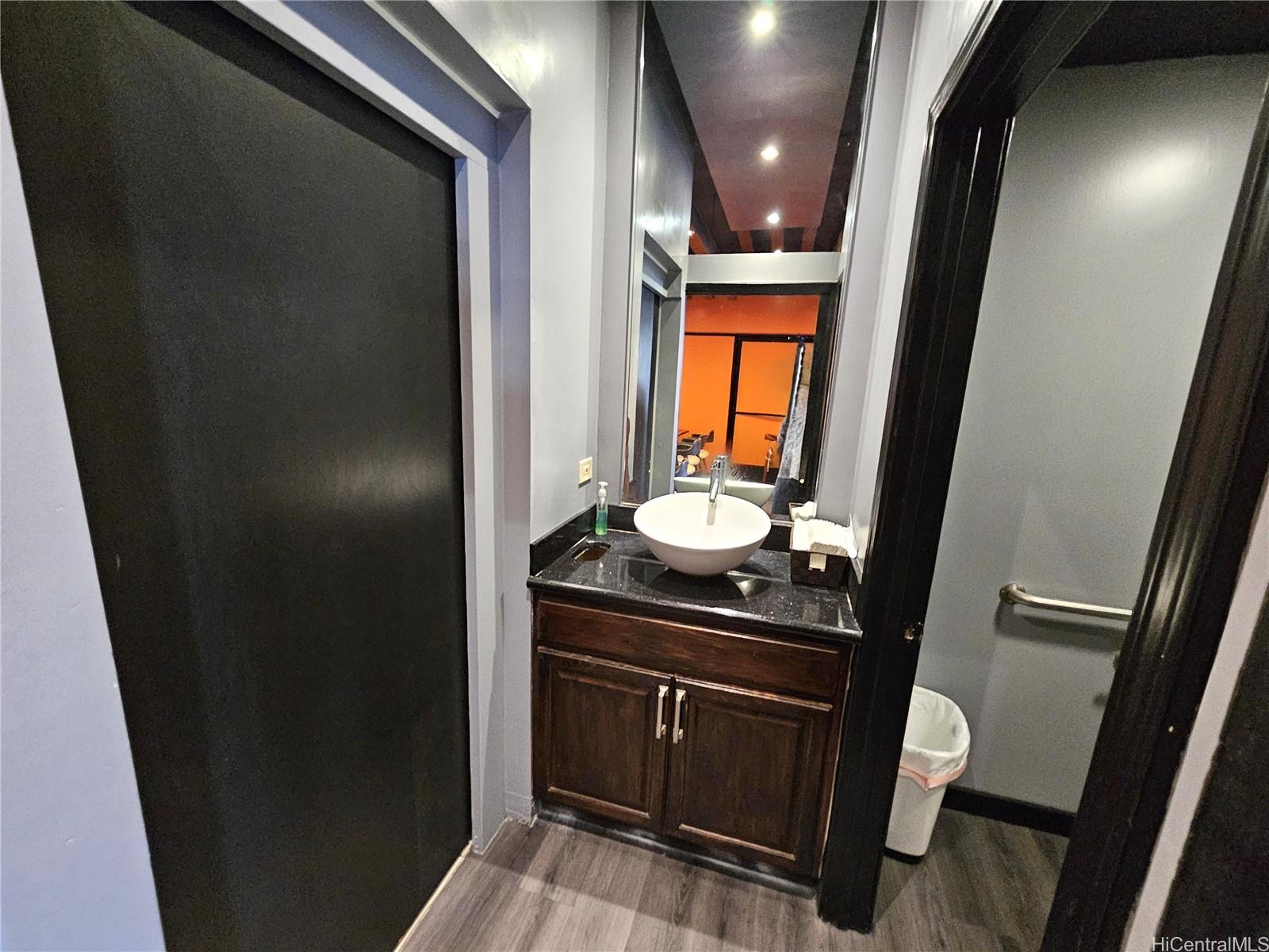 655 Keeaumoku St Holiday Mart  - photo 11 of 11