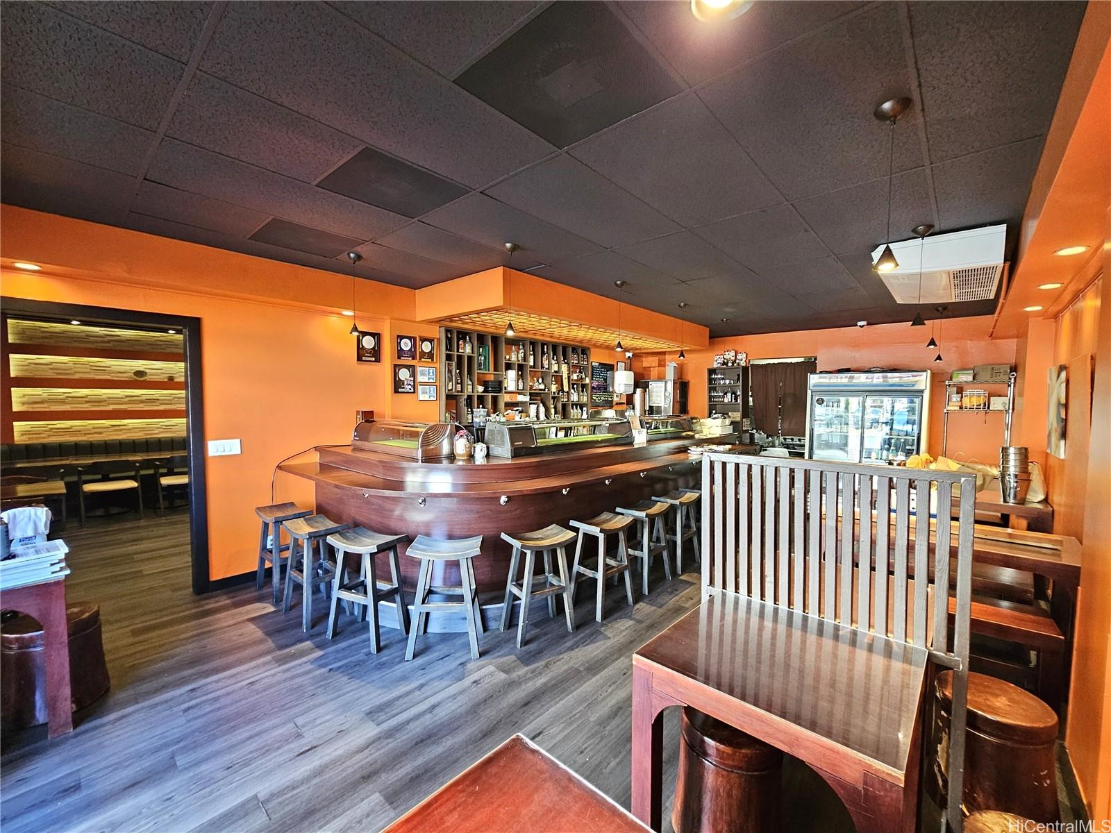 655 Keeaumoku St Holiday Mart  - photo 3 of 11