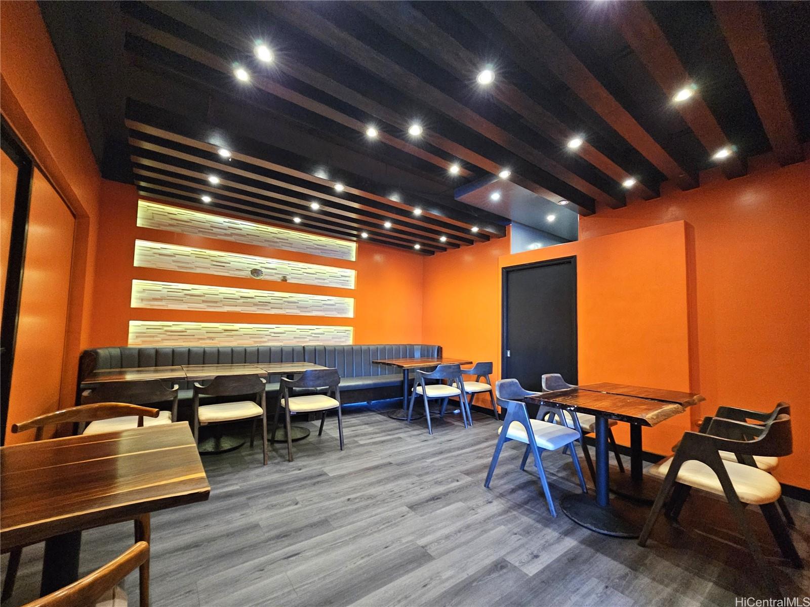 655 Keeaumoku St Holiday Mart  - photo 5 of 11