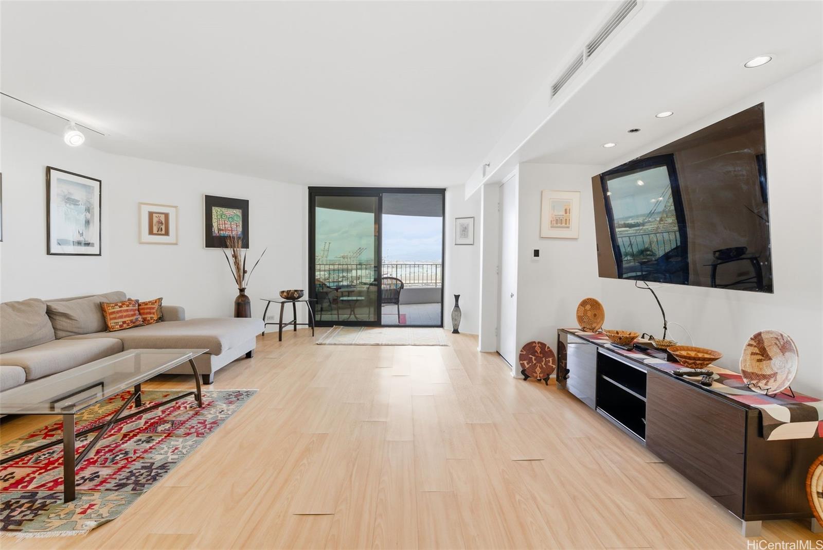 66 Queen Street Honolulu - Rental - photo 2 of 24