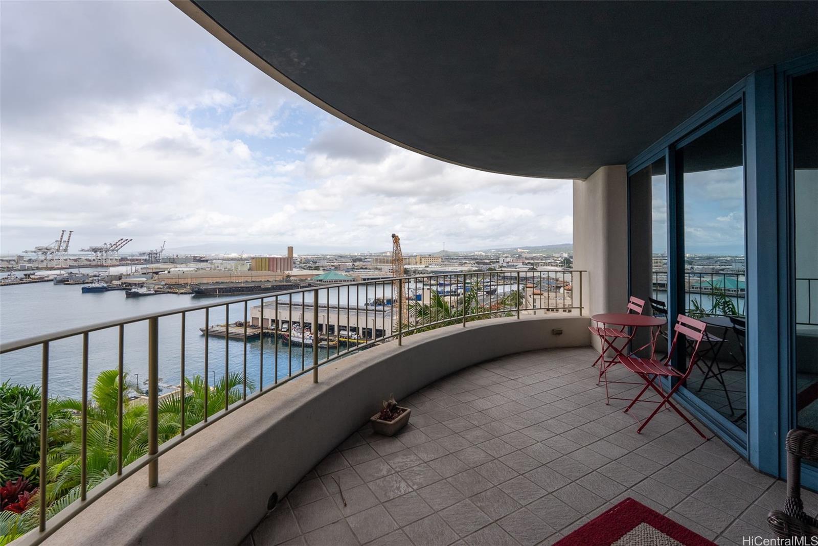 66 Queen Street Honolulu - Rental - photo 18 of 24