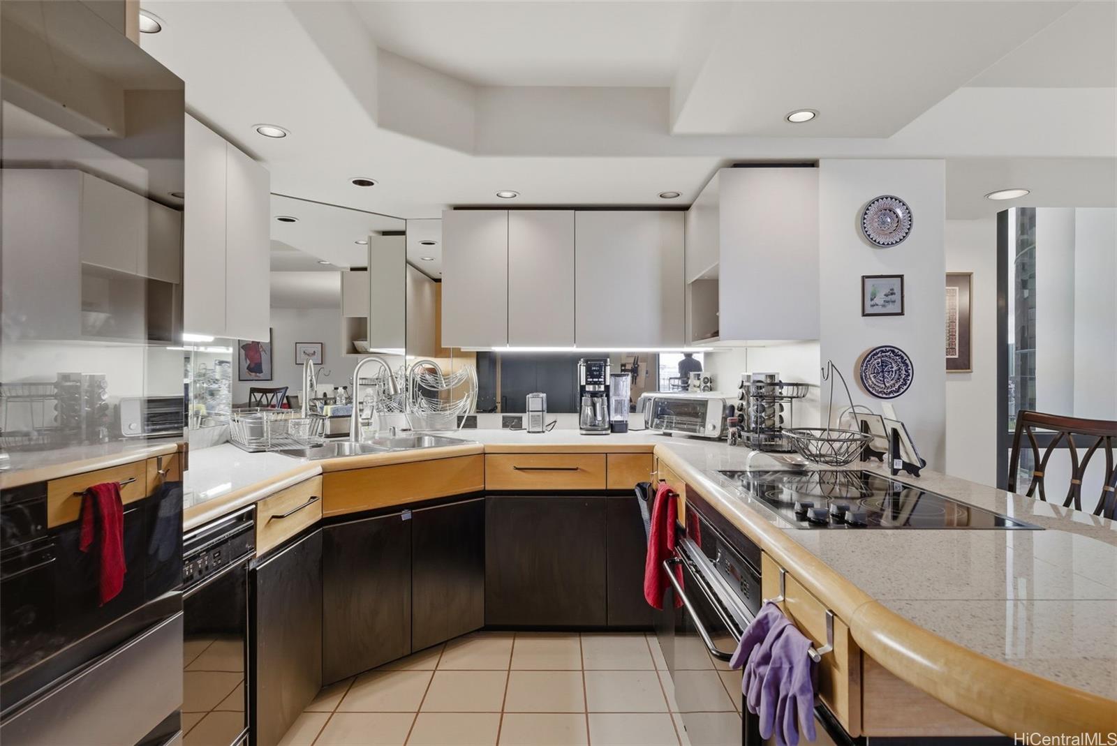 66 Queen Street Honolulu - Rental - photo 7 of 24