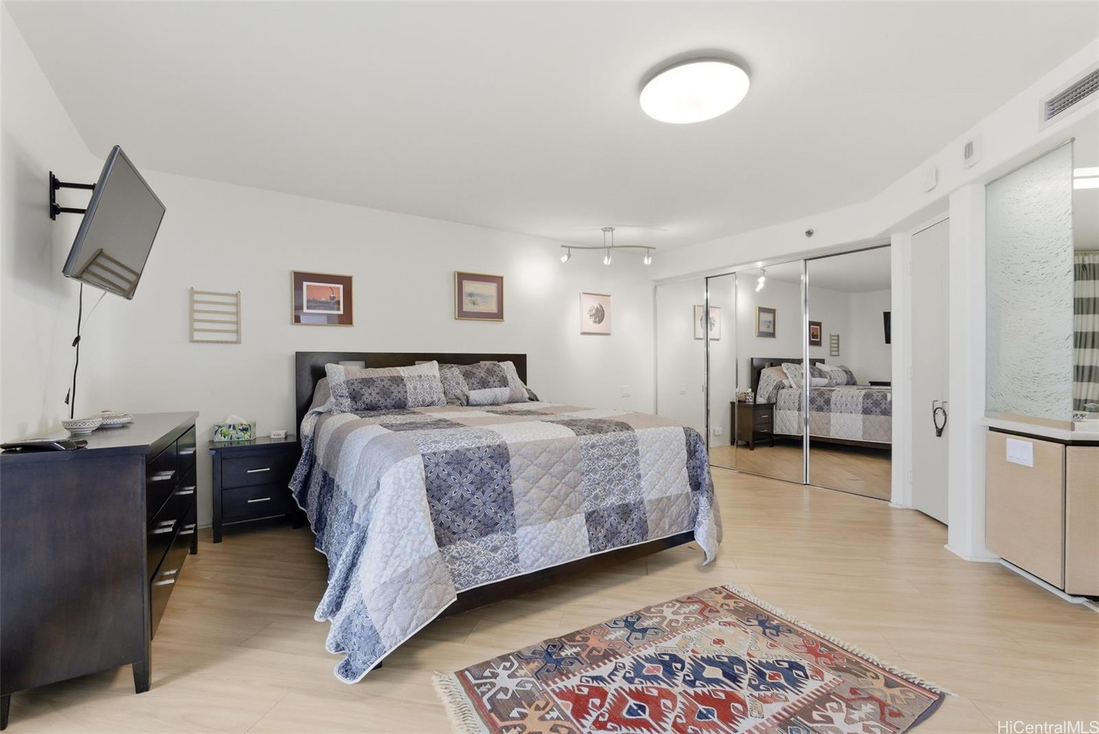 66 Queen Street Honolulu - Rental - photo 9 of 24