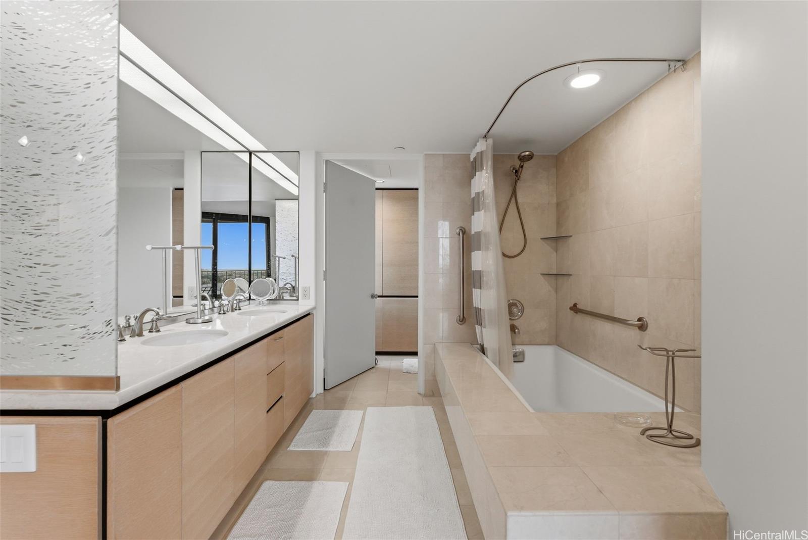 66 Queen Street Honolulu - Rental - photo 10 of 24