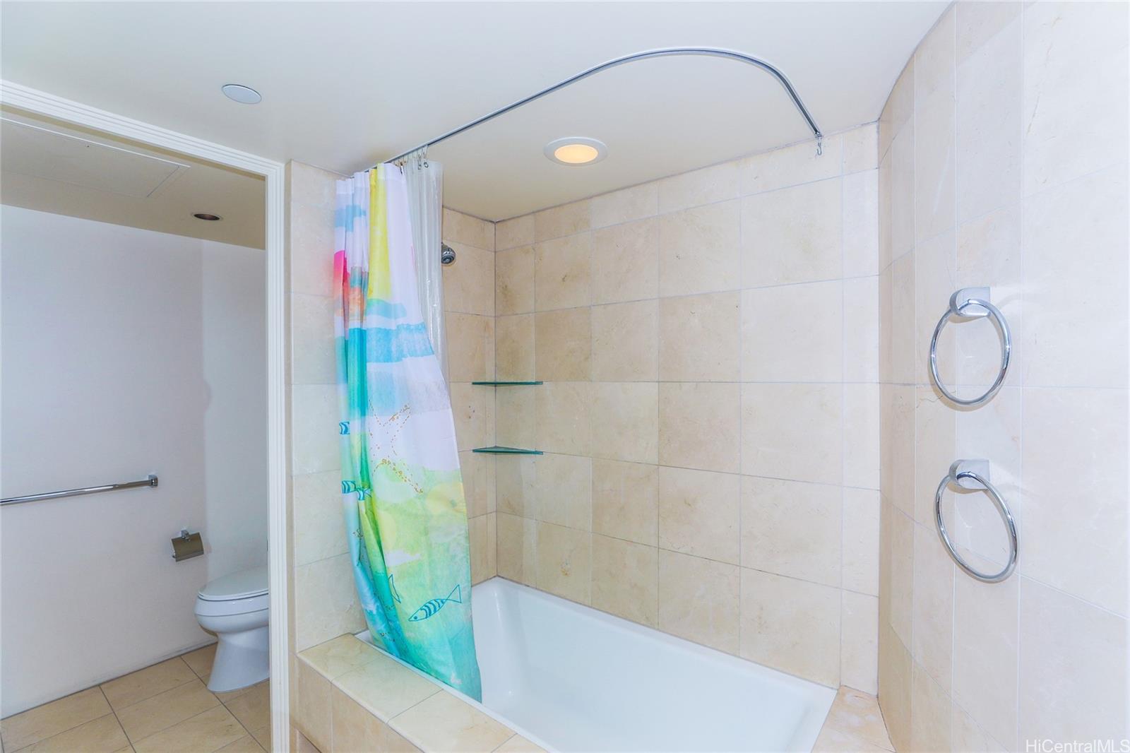 Harbor Court condo # 1704, Honolulu, Hawaii - photo 12 of 25