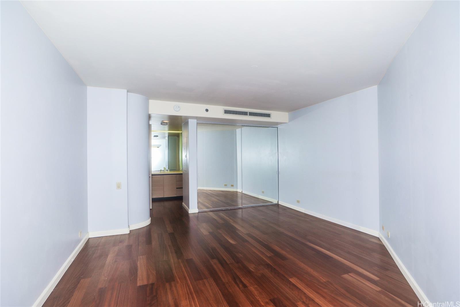 Harbor Court condo # 1704, Honolulu, Hawaii - photo 15 of 25