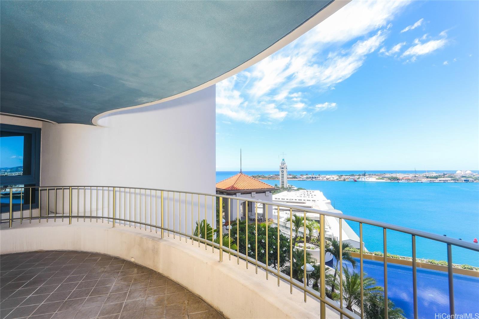 Harbor Court condo # 1704, Honolulu, Hawaii - photo 3 of 25