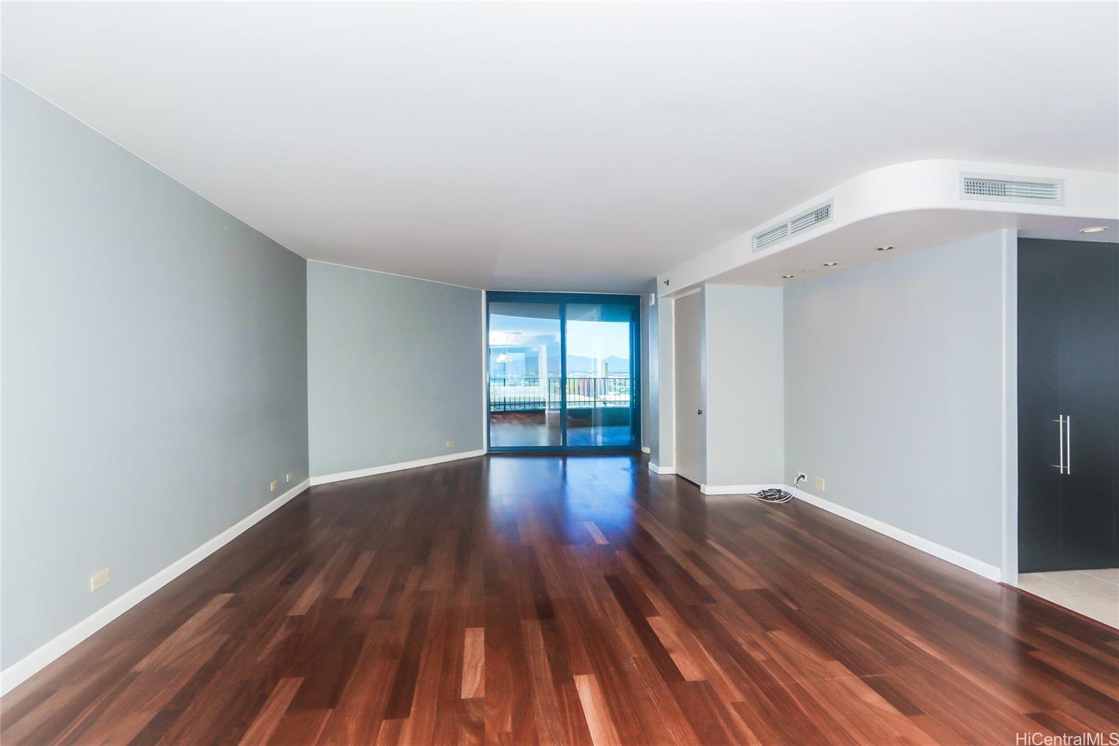 Harbor Court condo # 1704, Honolulu, Hawaii - photo 4 of 25