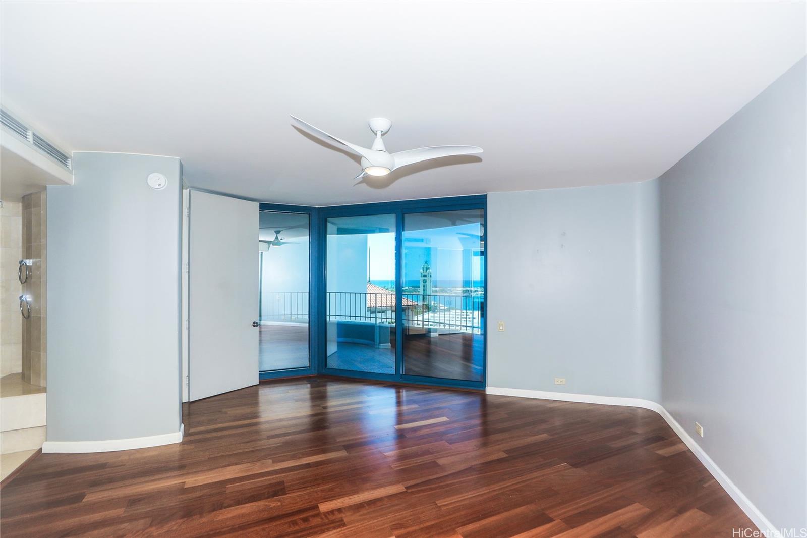 Harbor Court condo # 1704, Honolulu, Hawaii - photo 8 of 25