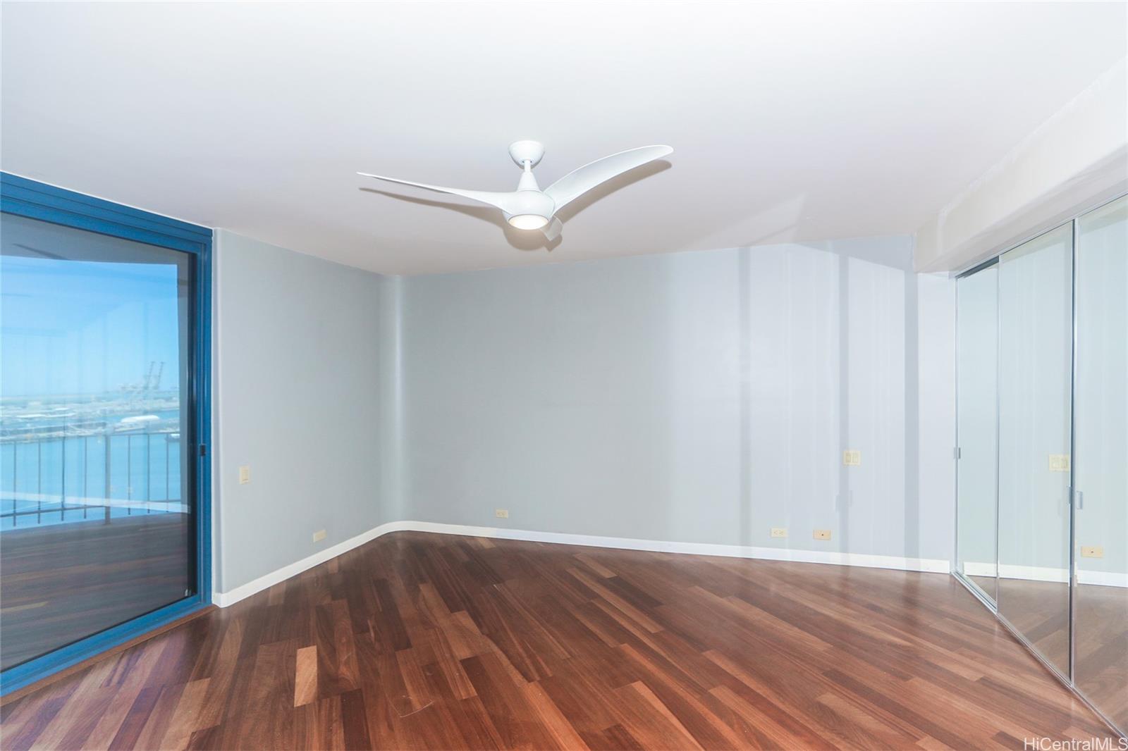 Harbor Court condo # 1704, Honolulu, Hawaii - photo 9 of 25