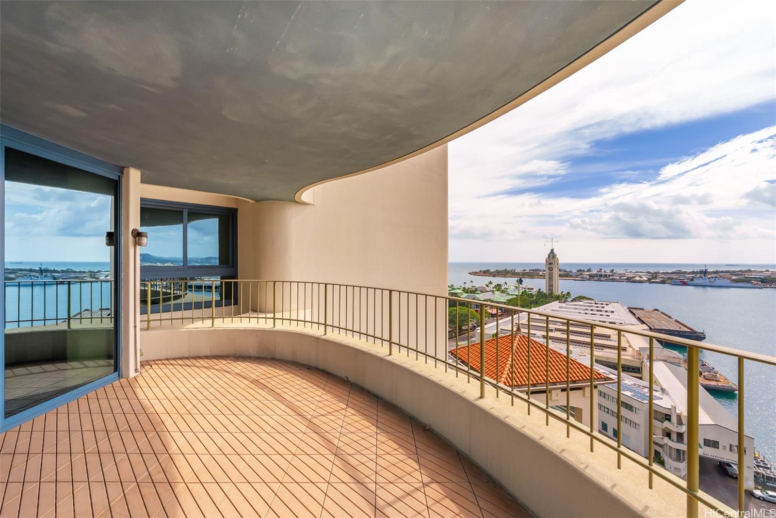 Harbor Court condo # 1903, Honolulu, Hawaii - photo 14 of 25