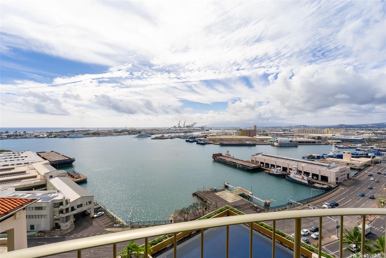 Harbor Court condo # 1903, Honolulu, Hawaii - photo 16 of 25