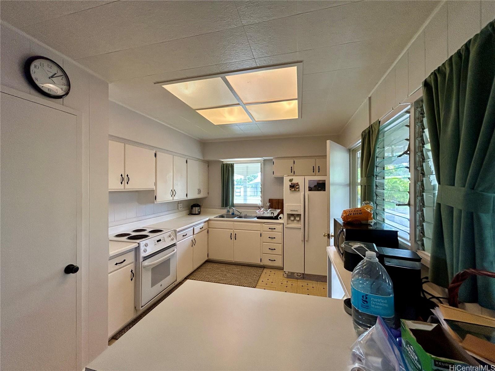 661  Iliaina Street Kalaheo Hillside, Kailua home - photo 3 of 25