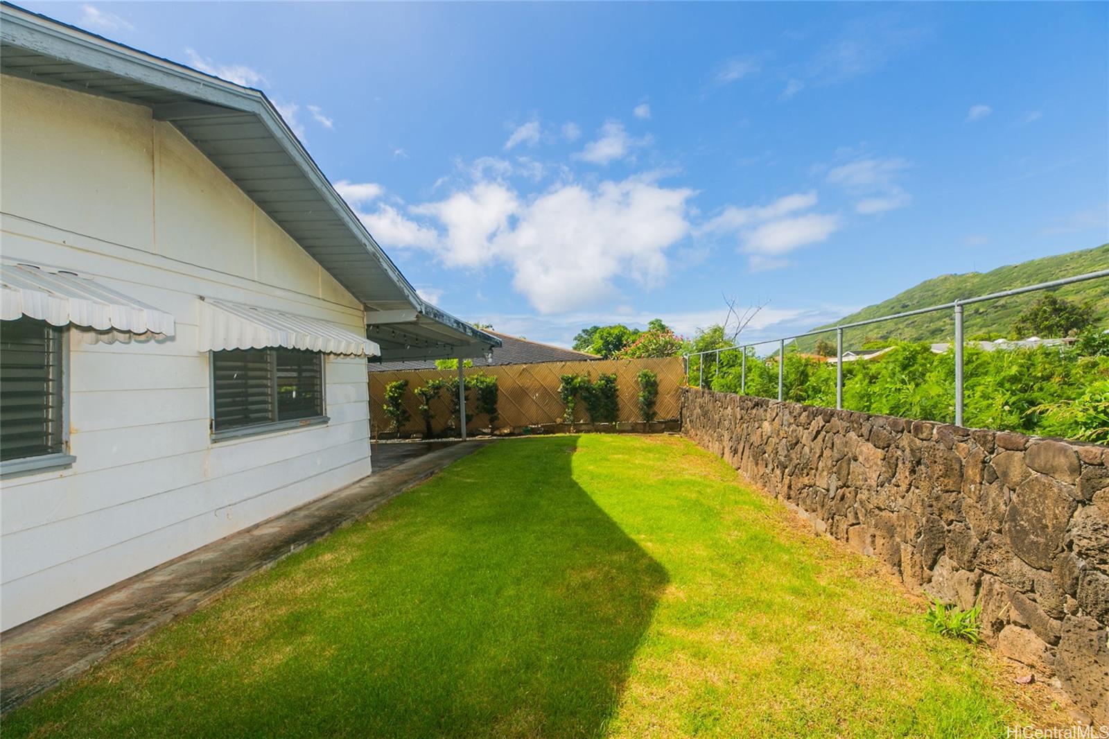 662  Hahaione Street Hahaione-lower, Hawaii Kai home - photo 6 of 25