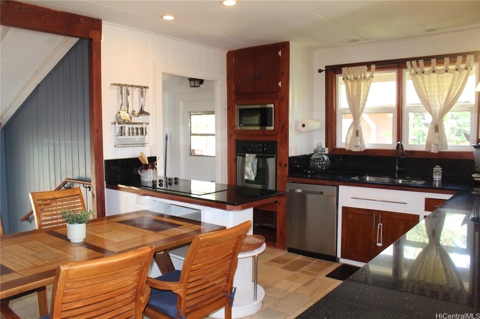 66-210 Kamehameha Hwy Haleiwa - Rental - photo 2 of 13