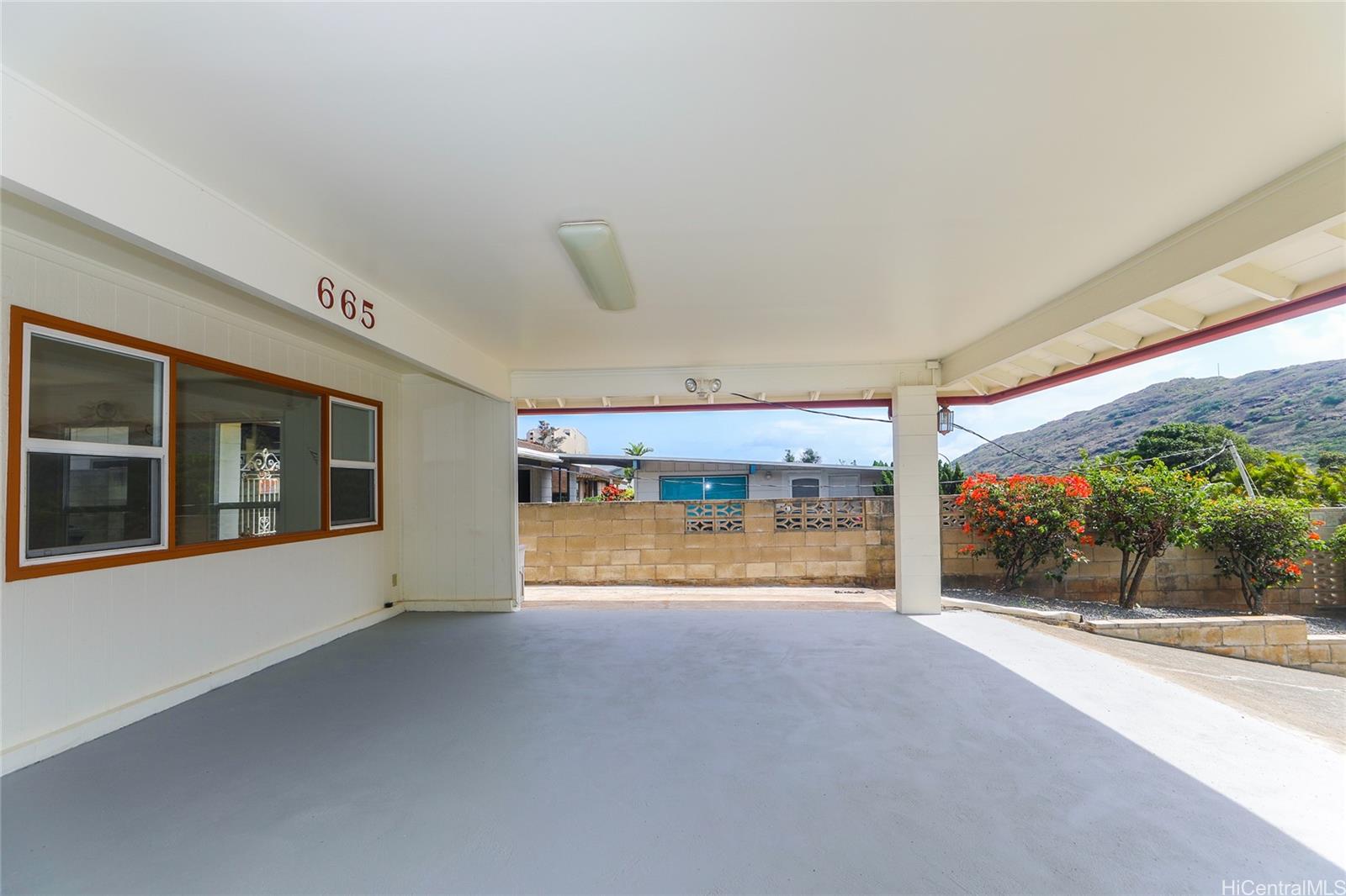 665  Hahaione Street Hahaione-lower, Hawaii Kai home - photo 18 of 22