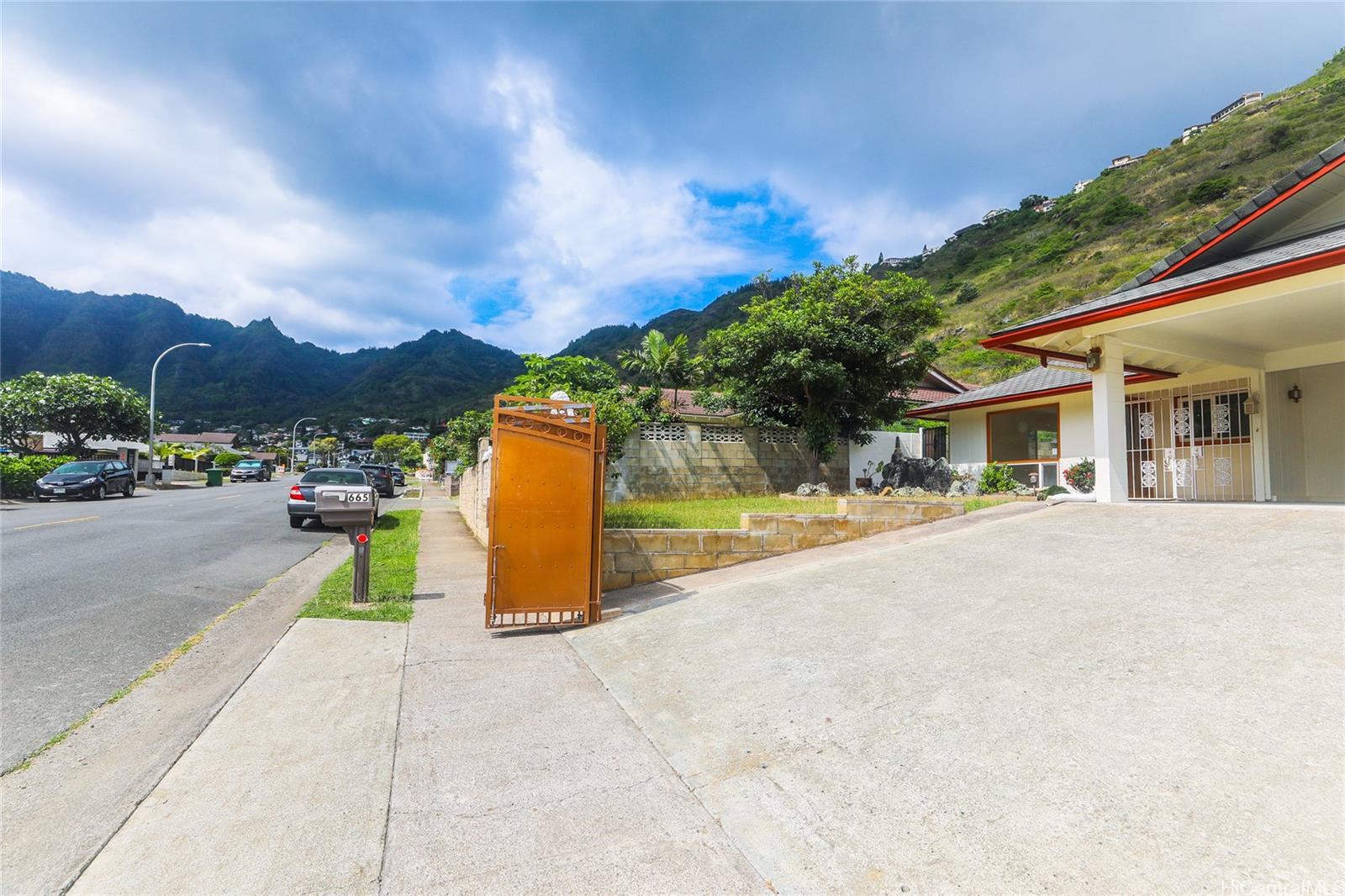 665  Hahaione Street Hahaione-lower, Hawaii Kai home - photo 19 of 22