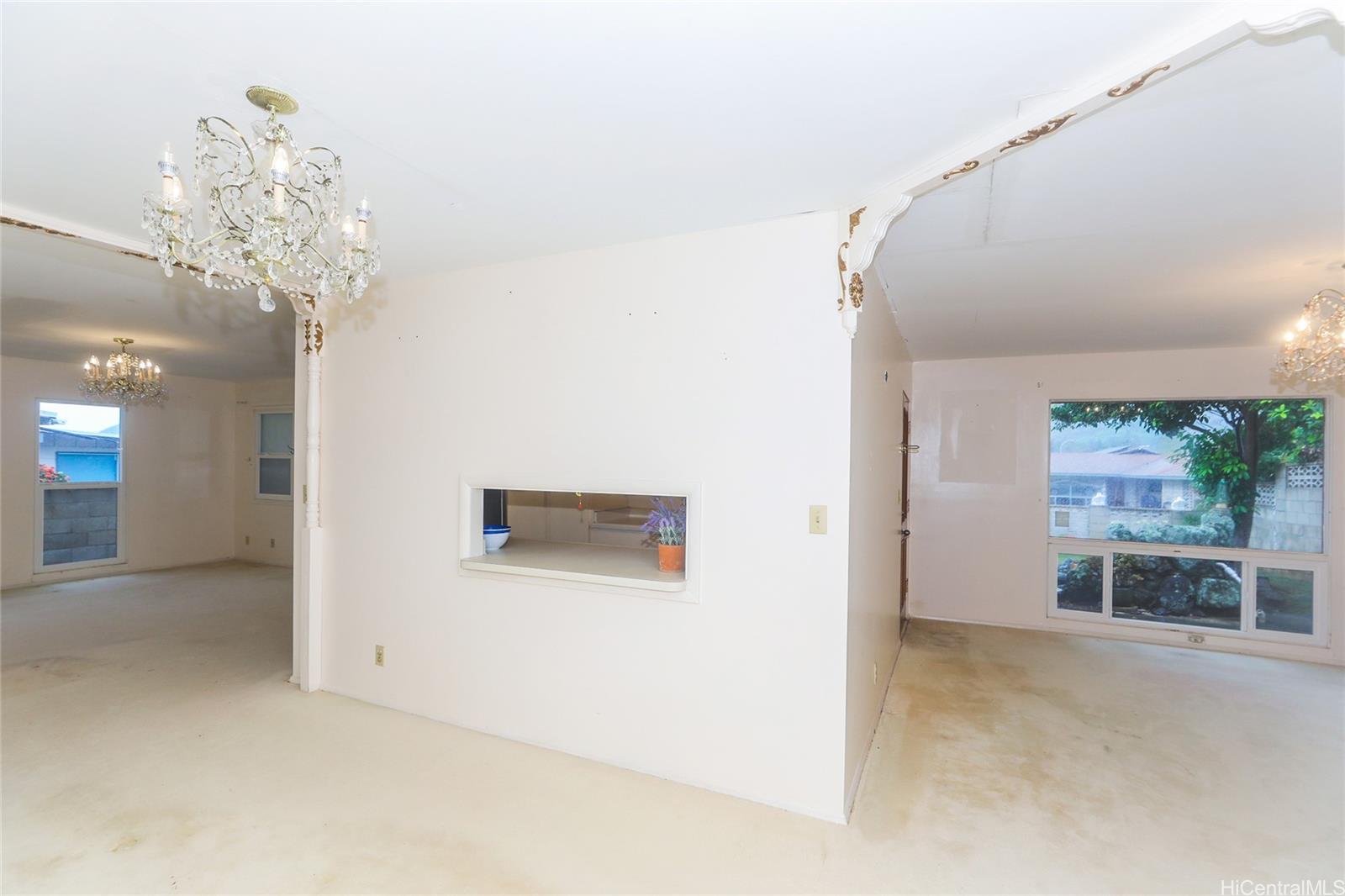665  Hahaione Street Hahaione-lower, Hawaii Kai home - photo 3 of 22