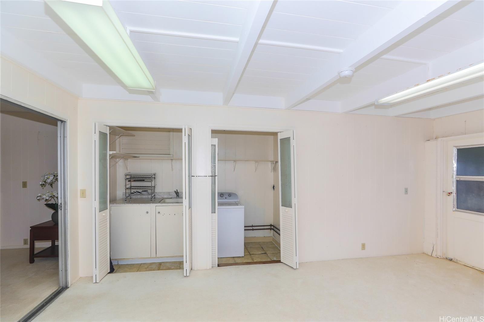665  Hahaione Street Hahaione-lower, Hawaii Kai home - photo 4 of 22