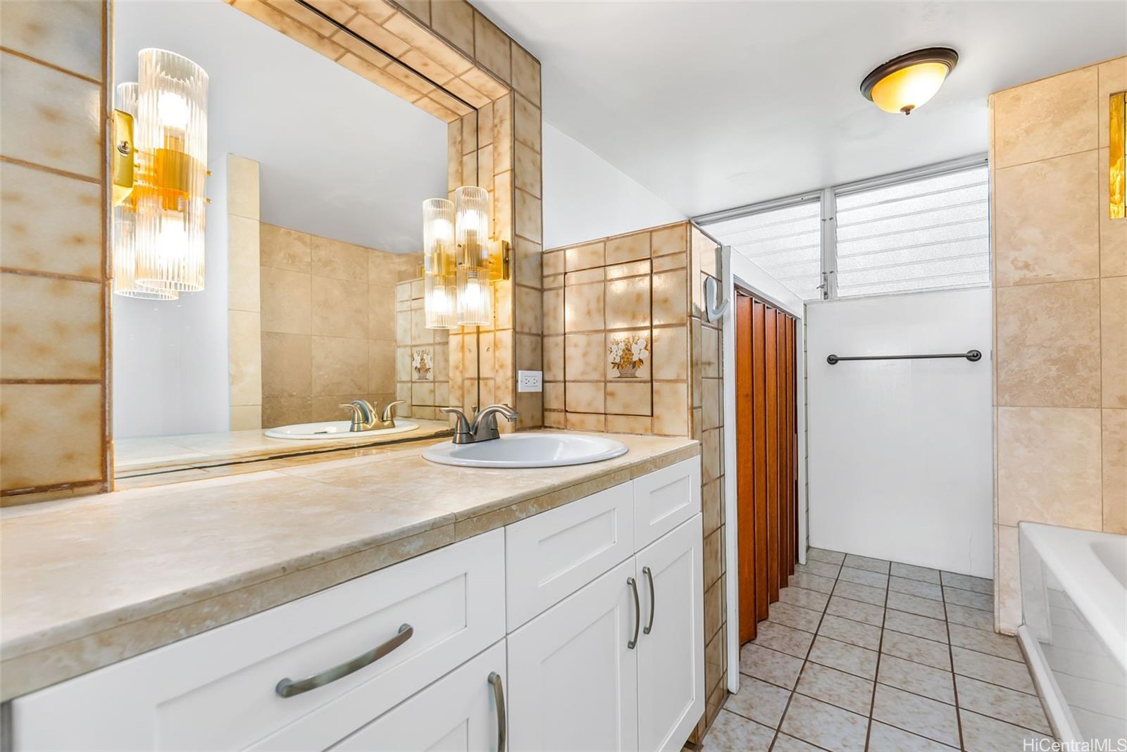 Ka Hale Moi condo # I506, Honolulu, Hawaii - photo 14 of 24