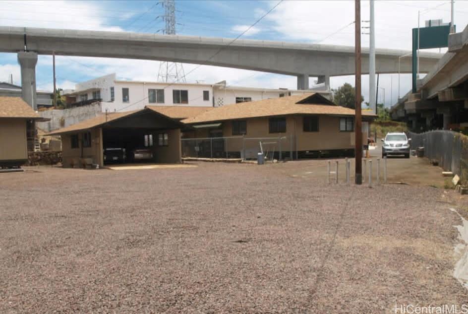 667 Kamehameha Hwy Pearl City - Rental - photo 2 of 5