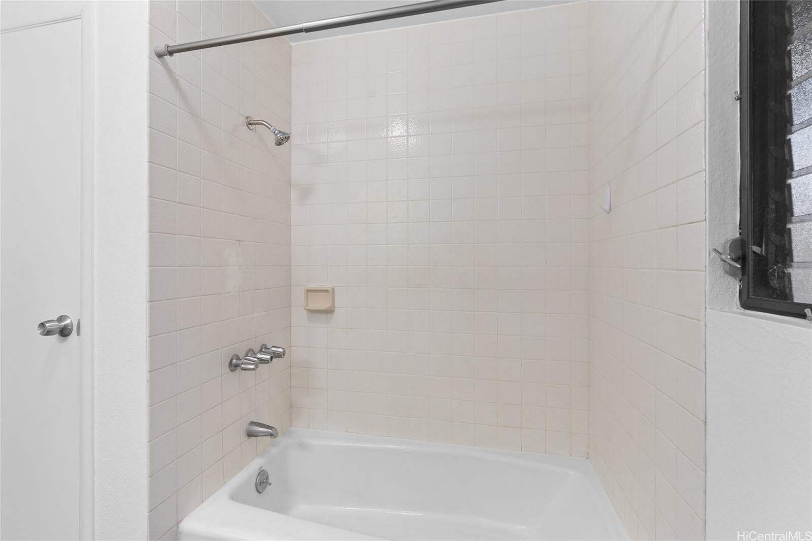 667 Kamehameha Hwy Pearl City - Rental - photo 11 of 20