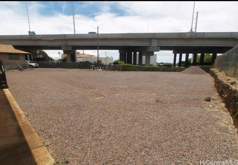 667 Kamehameha Hwy Pearl City - Rental - photo 3 of 15