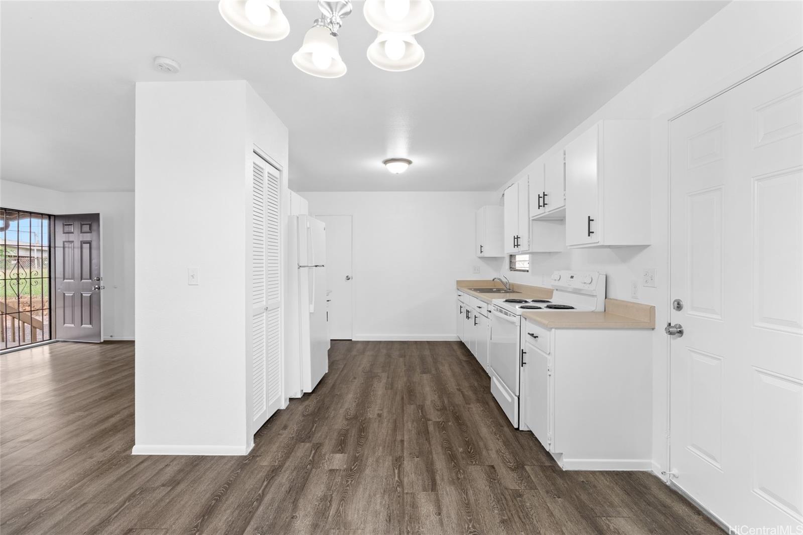 667 Kamehameha Hwy Pearl City - Rental - photo 5 of 20