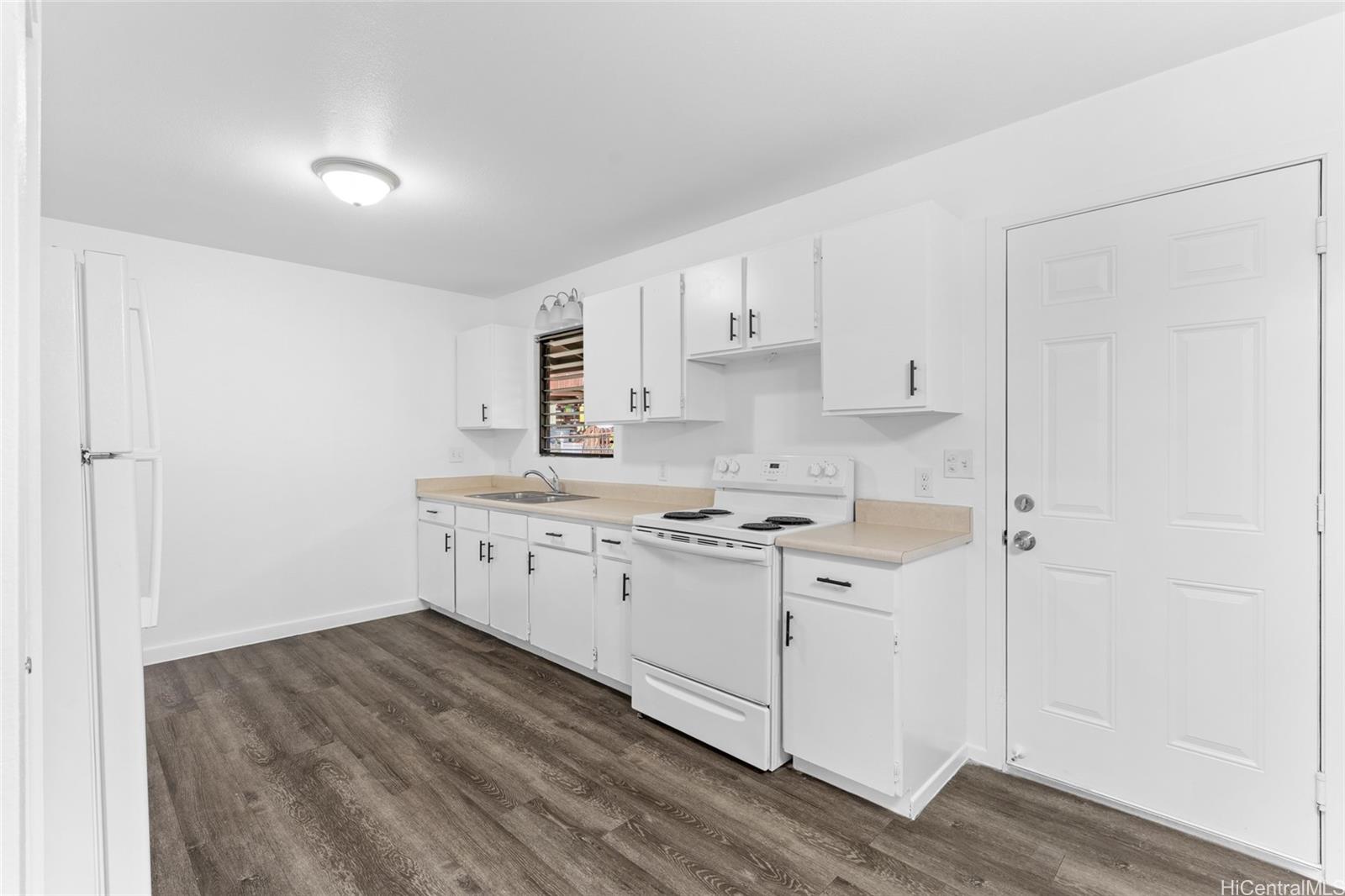 667 Kamehameha Hwy Pearl City - Rental - photo 6 of 20