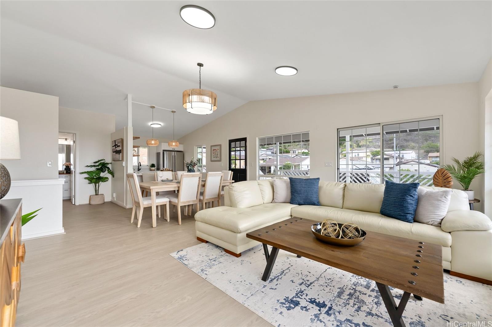 668  Kuliouou Road Kuliouou, Diamond Head home - photo 3 of 25