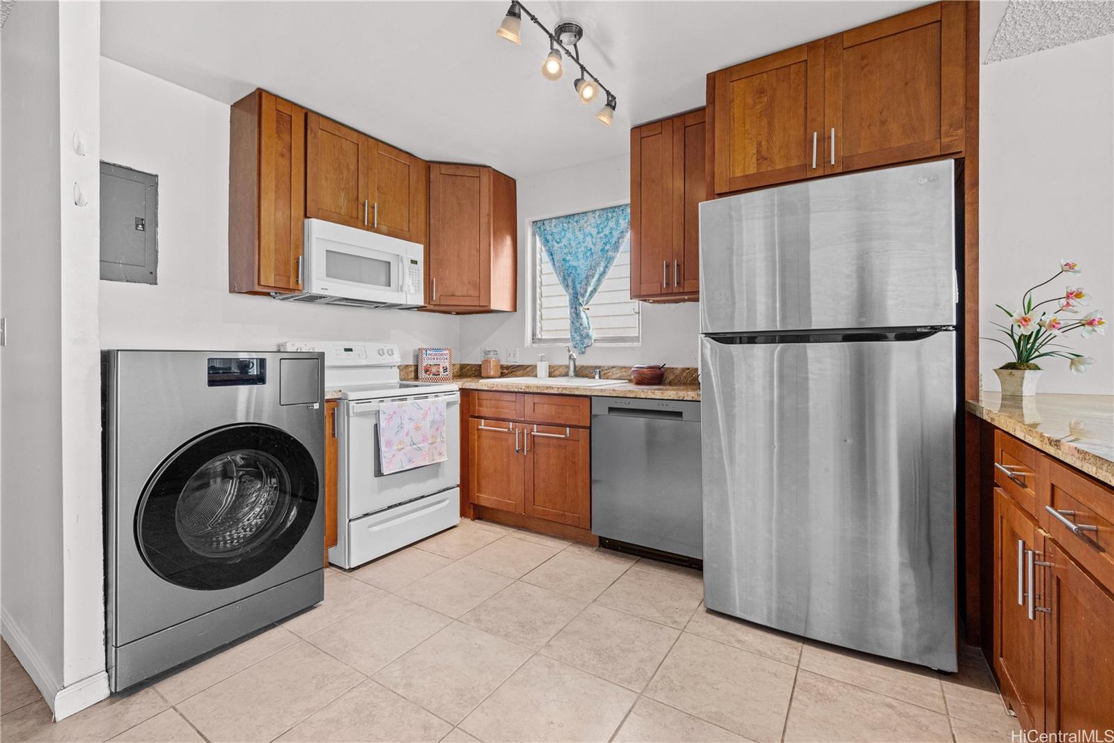 Ka Hale Moi condo # II501, Honolulu, Hawaii - photo 9 of 25