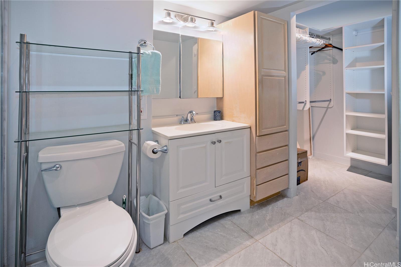 Ka Hale Moi condo # II703, Honolulu, Hawaii - photo 7 of 18