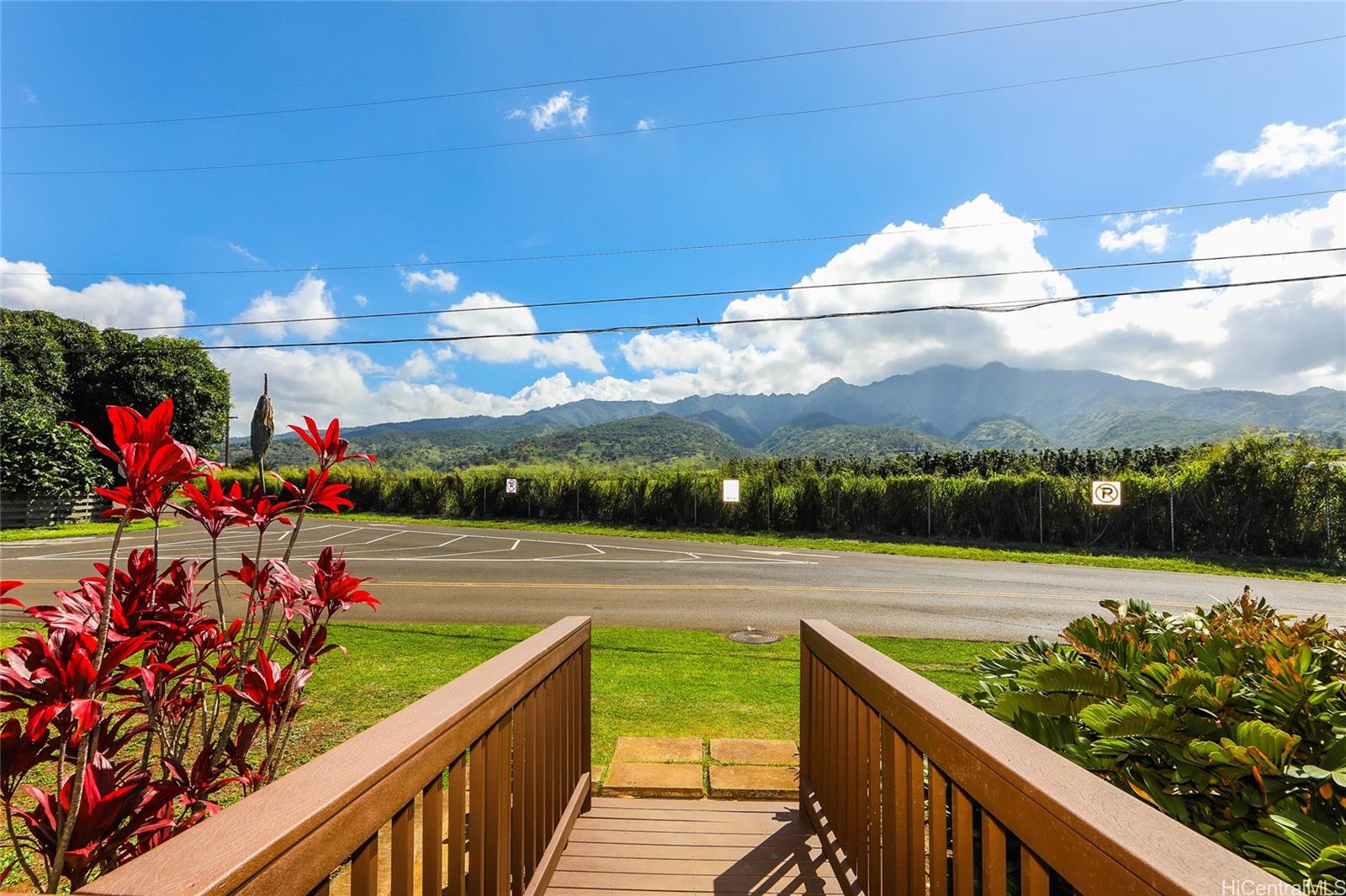 67-197  Kanoulu Street Waialua, North Shore home - photo 2 of 24